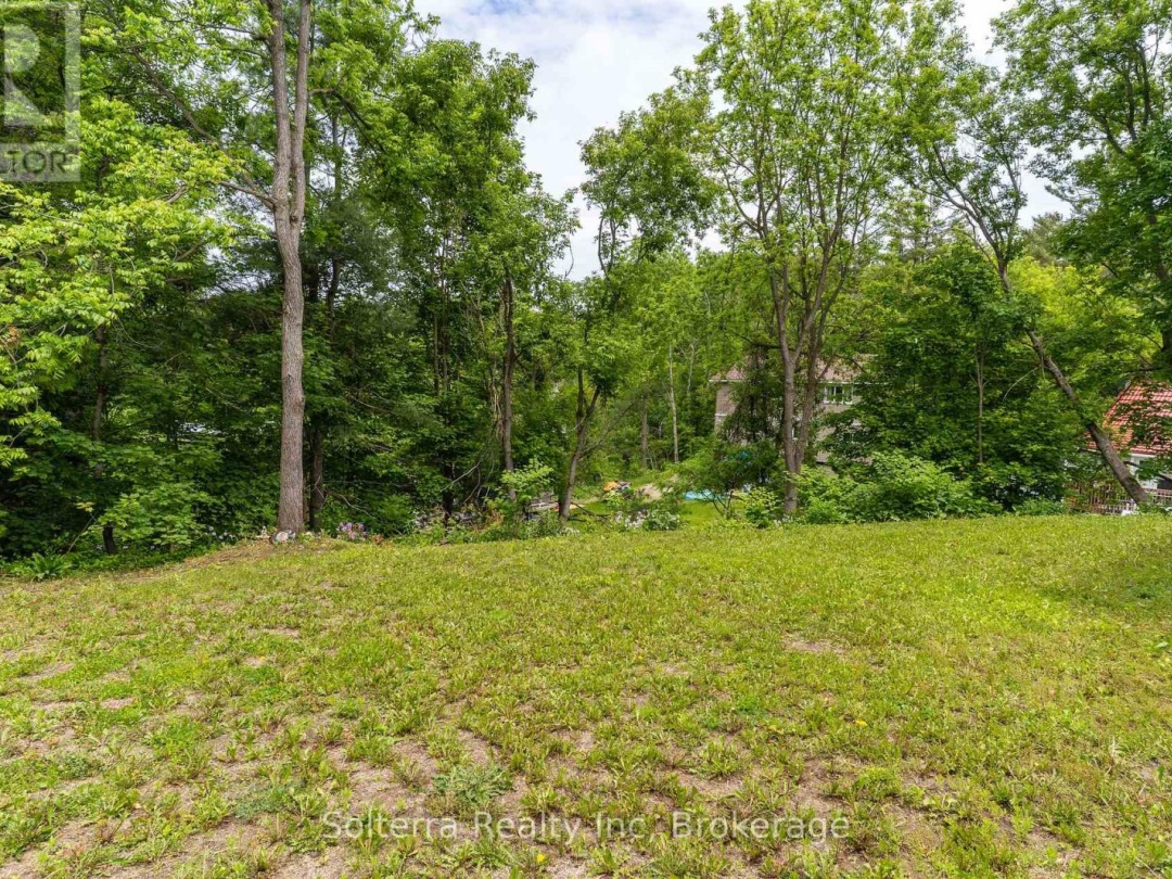 160 WAGNER ROAD W, 