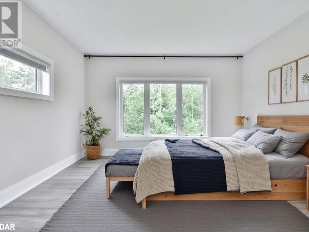4 CLYDESDALE Court, 