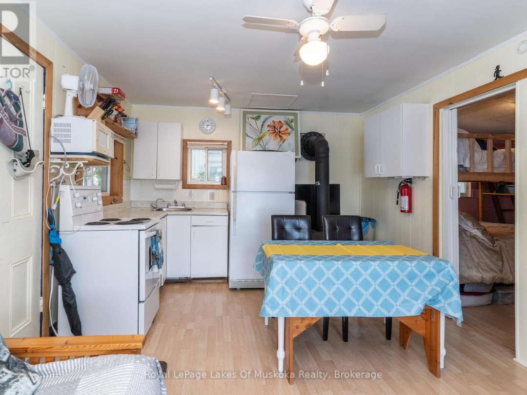 1 ISLAND 2SL ISLAND, 