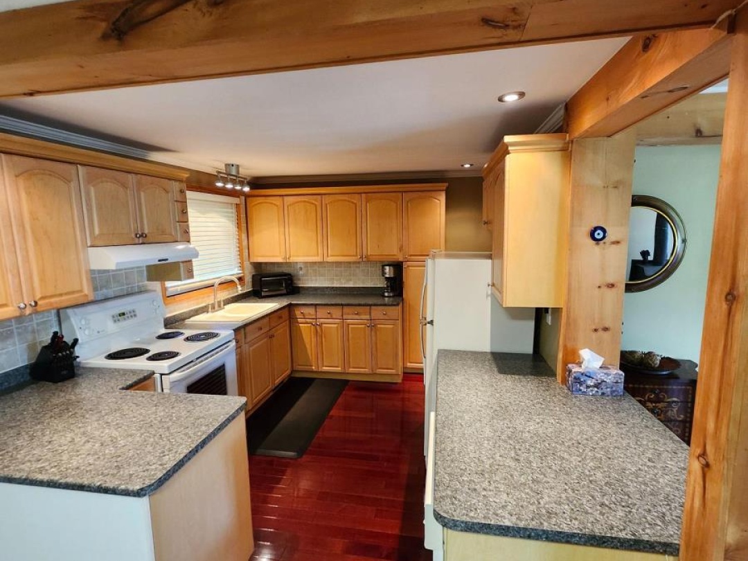 63 Thomas Drive, Sturgeon Lake