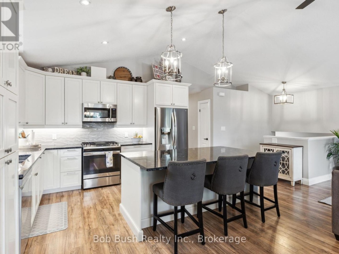 4 Davis Drive, Georgian Bay
