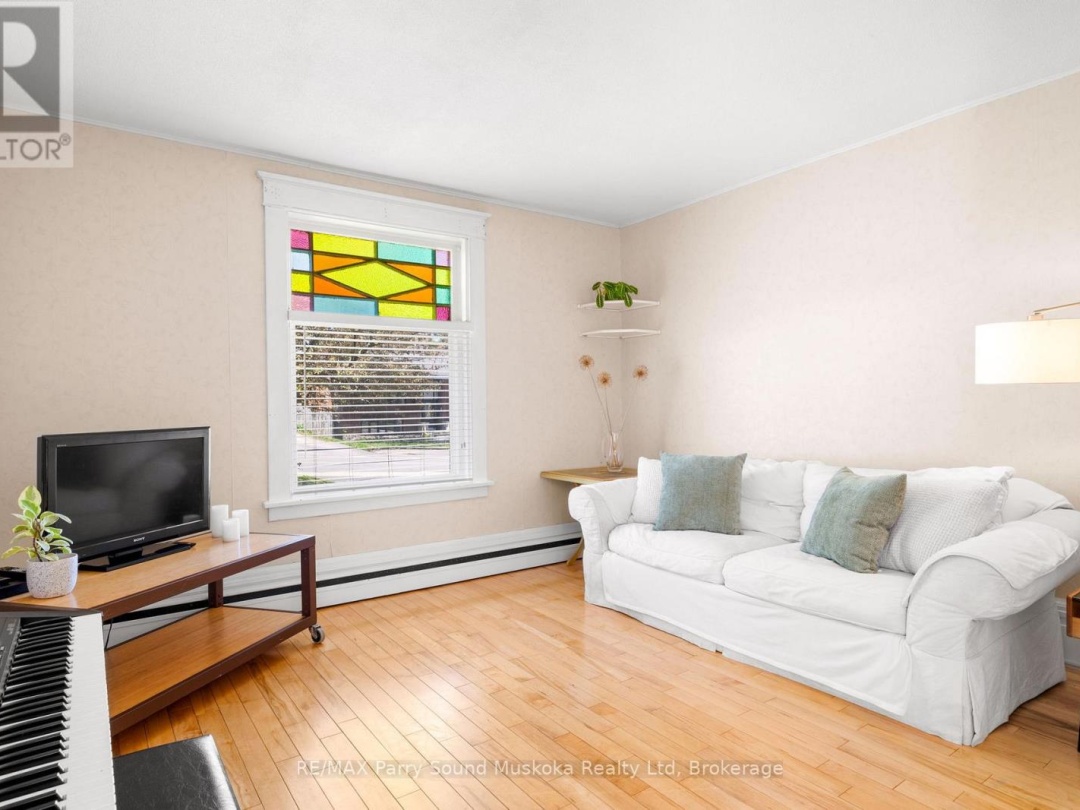 17 WAUBEEK STREET, 