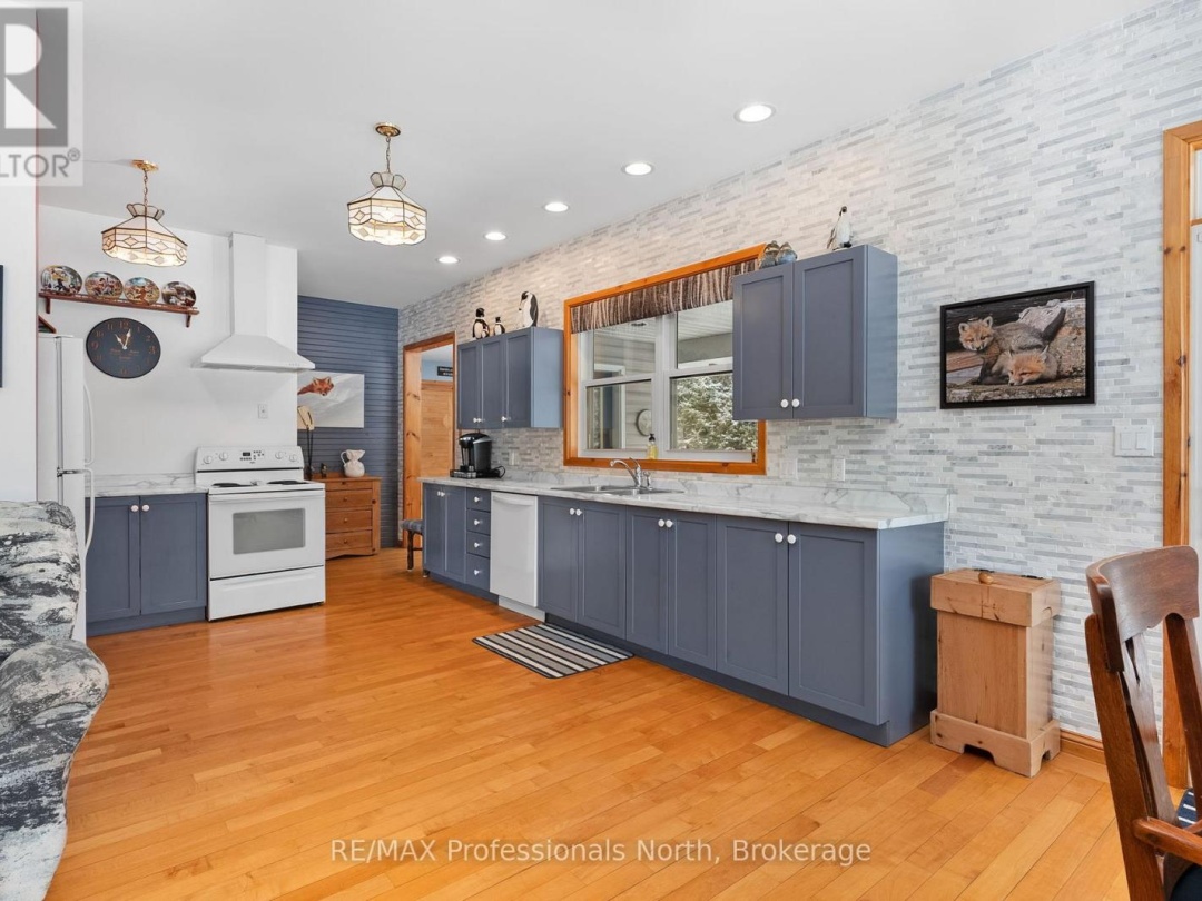 3 2901 Limberlost Road, Tasso Lake