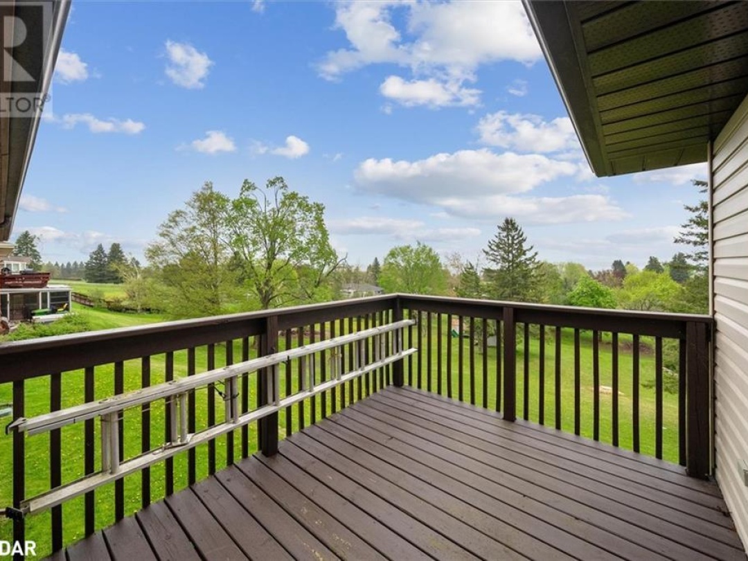 381 Country Club Circle, Pigeon Lake