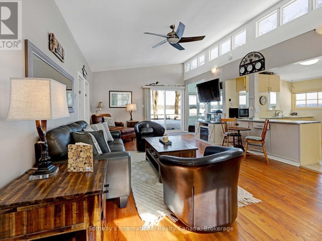 1028 Hillcrest Lane, Halls Lake