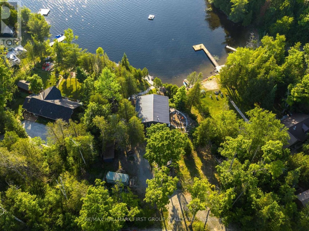 402 STEENBURG LAKE ROAD S, 