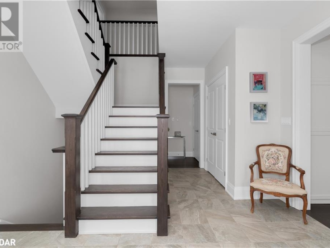 12 Thoroughbred Drive, Oro-Medonte
