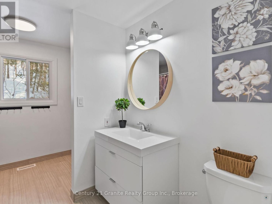 7032 COUNTY ROAD 121, 