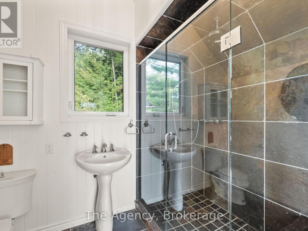 80 Tall Timbers Road, Lake Joseph