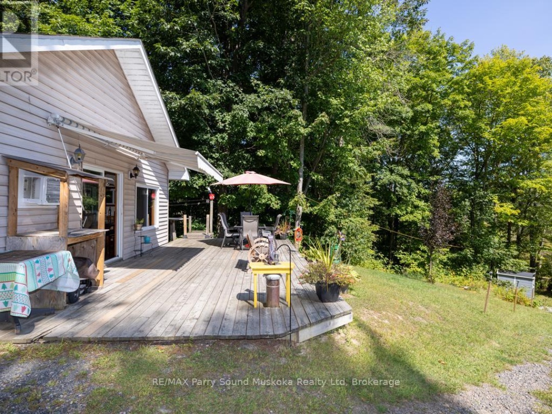 7 Blackstone Lake Road, Blackstone Lake
