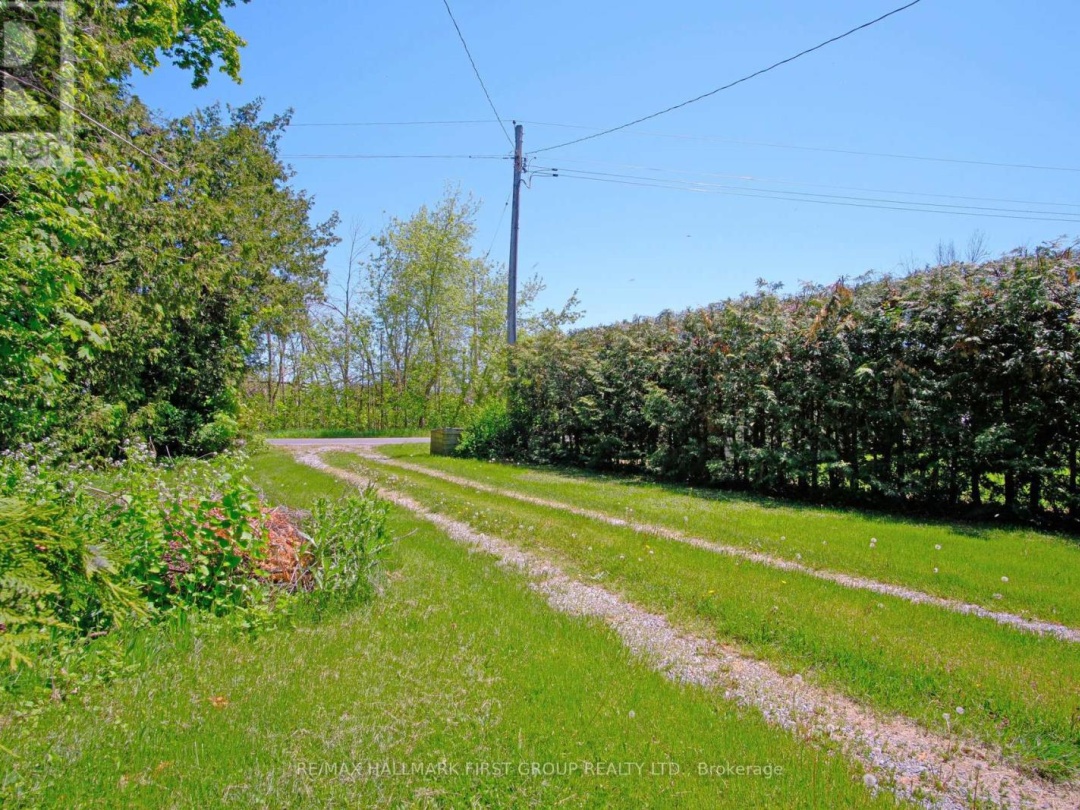 2196 Lakeshore Drive, Lake Simcoe