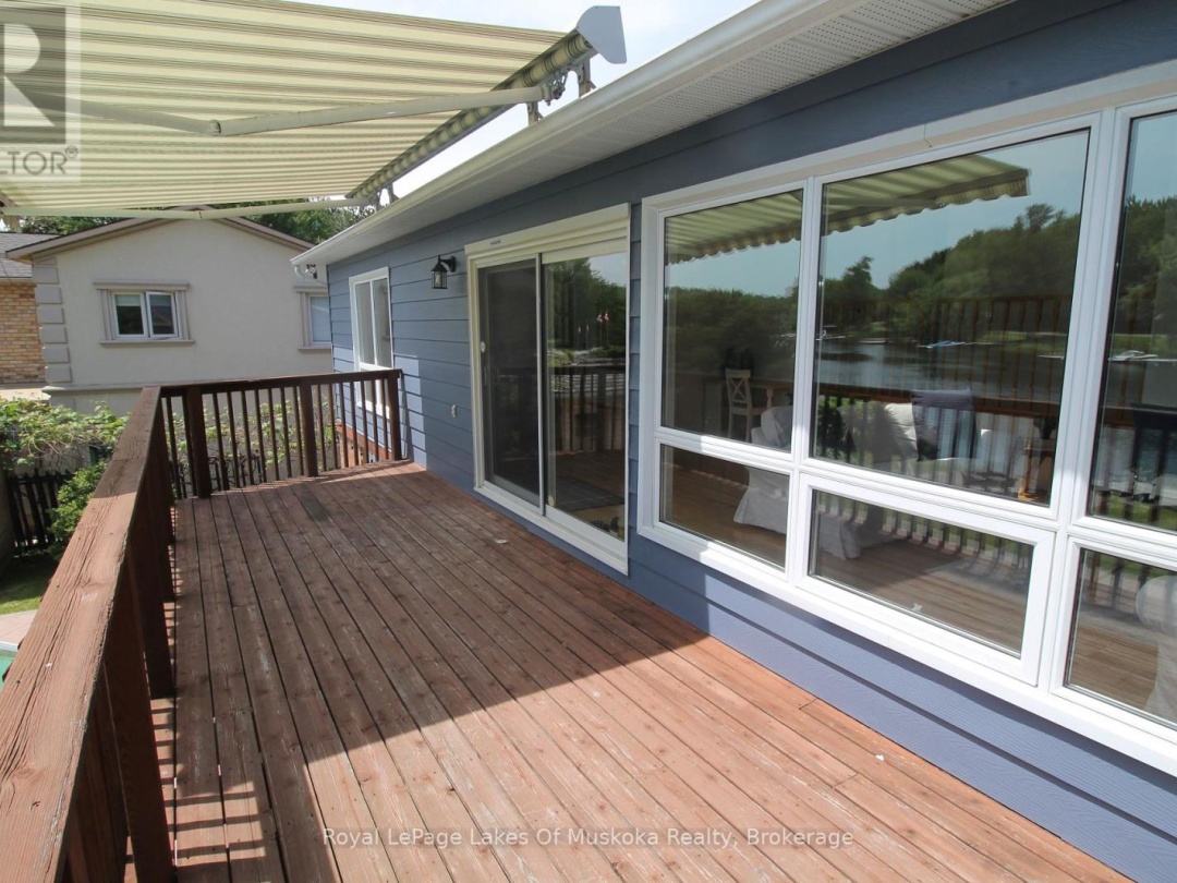 1815 Peninsula Point Road, Severn Lake
