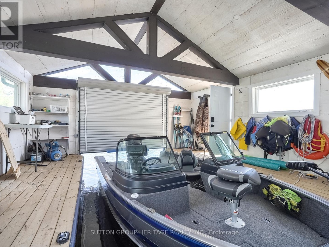 30 Pirates Glen Drive Nw, Pigeon Lake