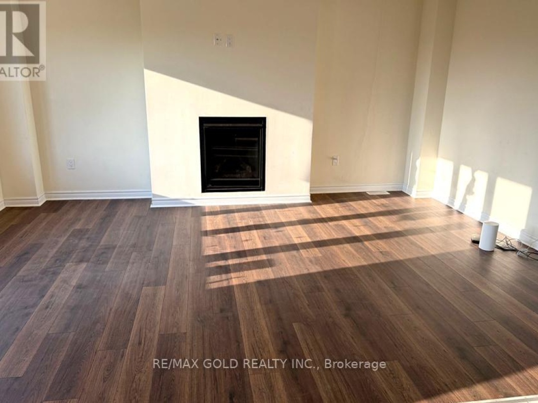 84 ATLANTIS DRIVE W, 