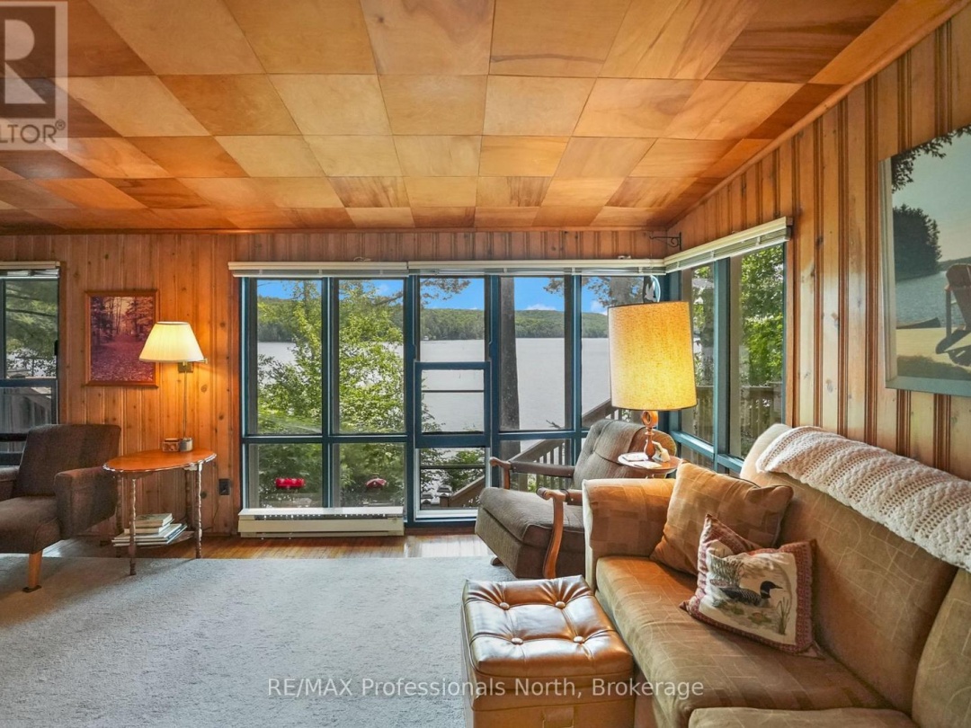 1089 AUTUMN LANE, 
