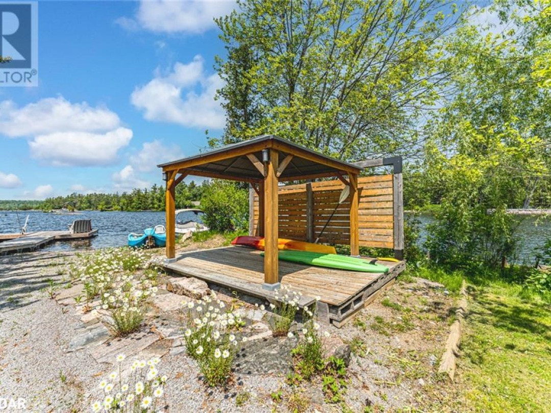 49 HEMLOCK DR, 