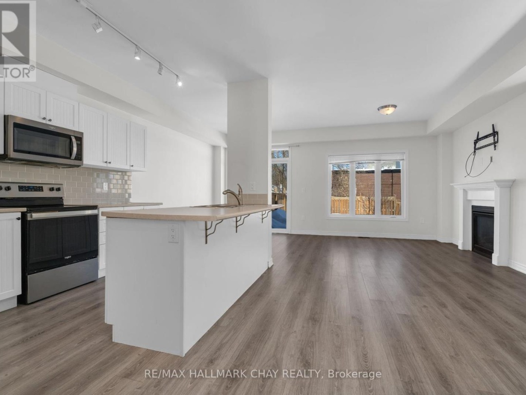 24 CHURCHLEA MEWS, Orillia