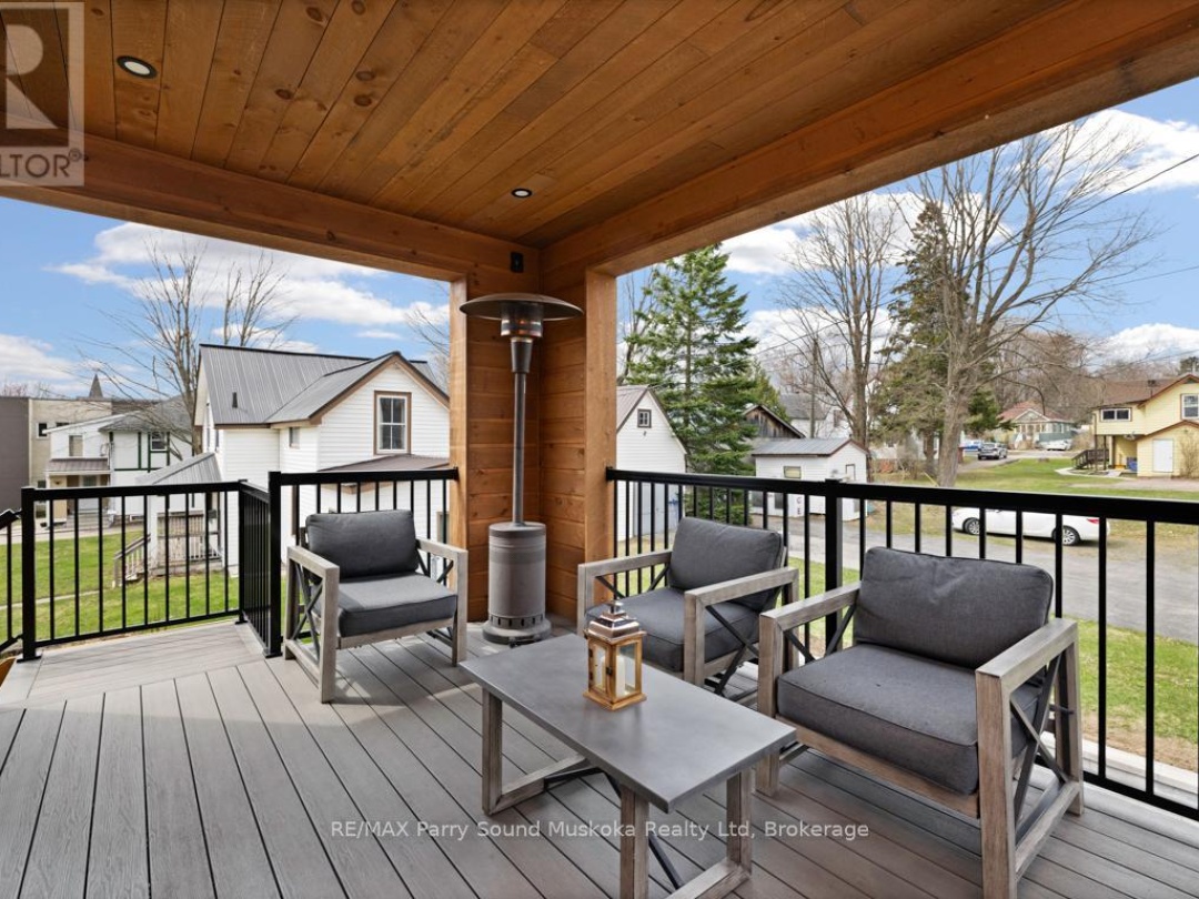 98 JAMES STREET, Parry Sound