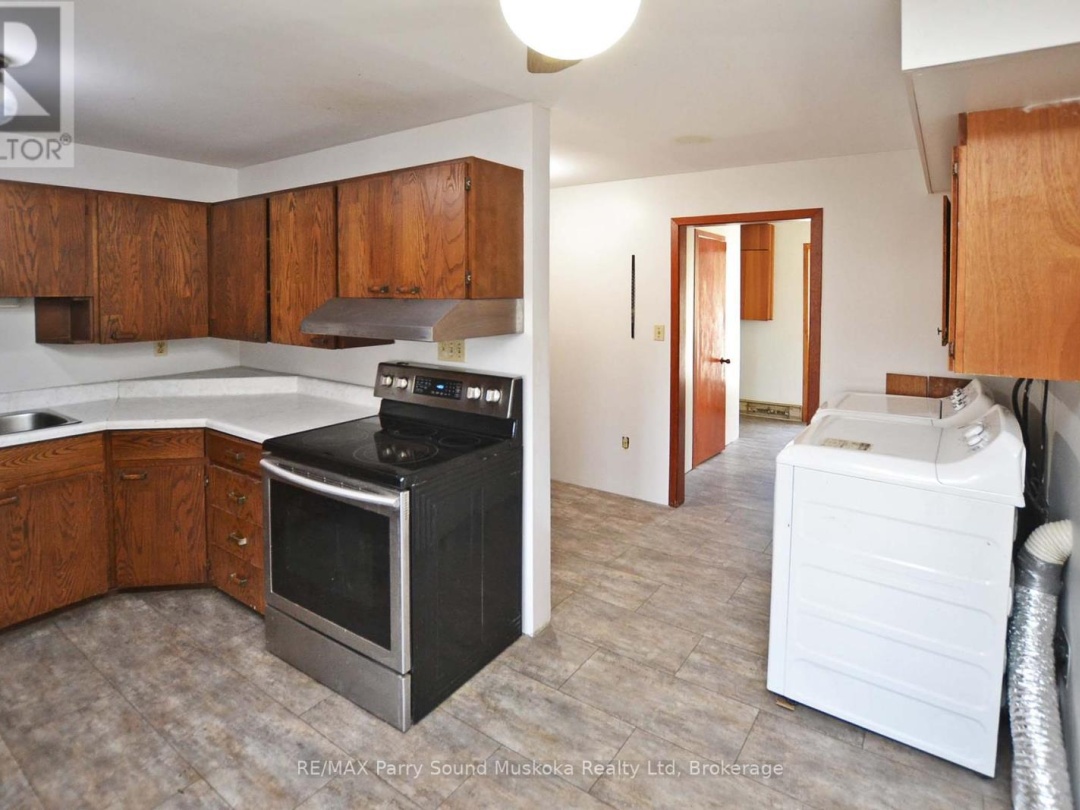 17 19 Church Street, Parry Sound