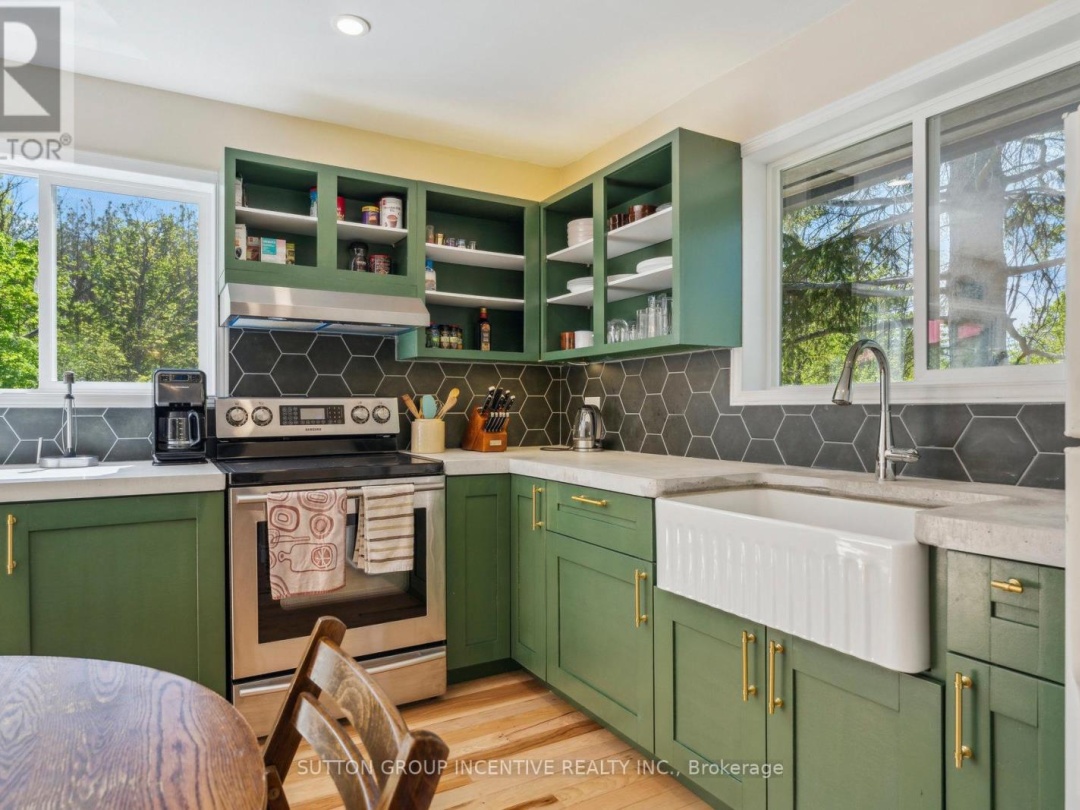 11 MACKENZIE PLACE, Balsam Lake
