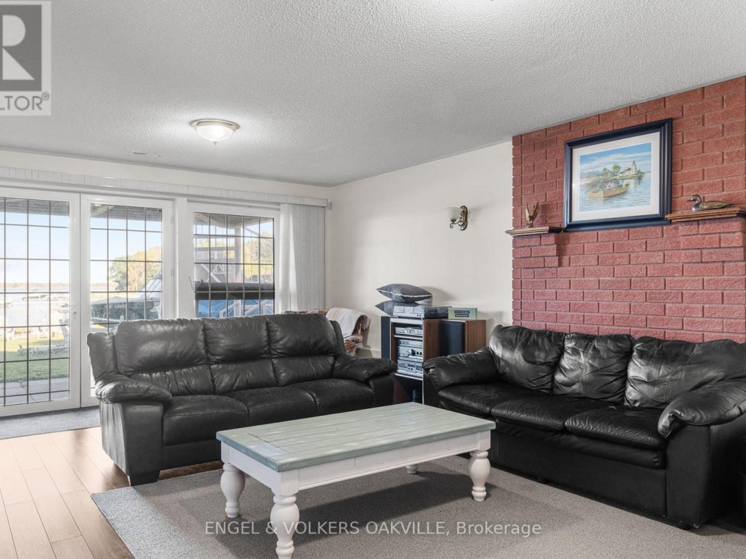 216 ROBINS POINT ROAD, 