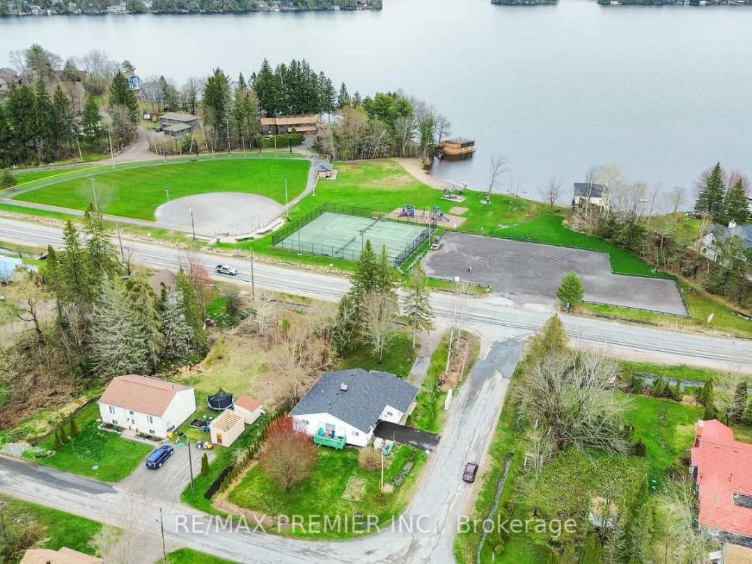 100 Readman Street, Lake Muskoka