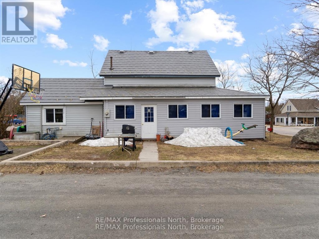 950 MUSKOKA ROAD S, 