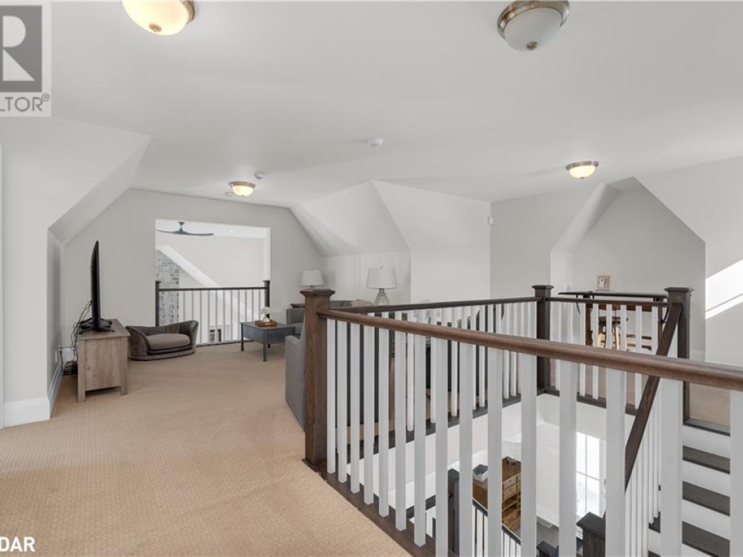 12 Thoroughbred Drive, Oro-Medonte