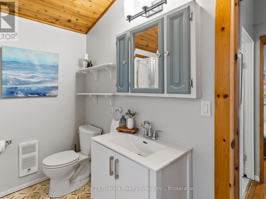 1027 Heney Trail, Big Hawk Lake