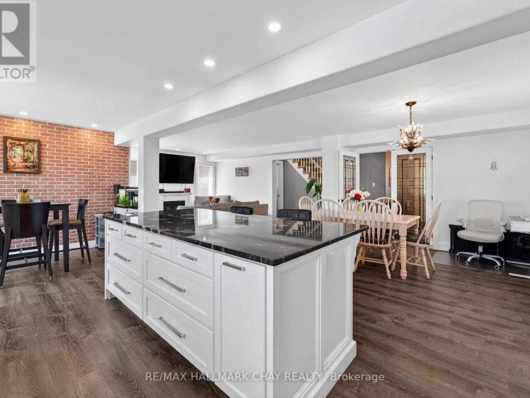 3159 BASS LAKE SIDE ROAD E, 