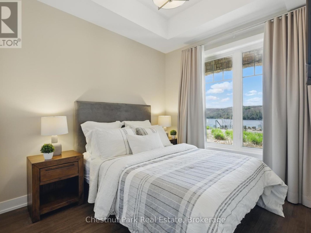 2 25 Pen Lake Point Road, Peninsula Lake