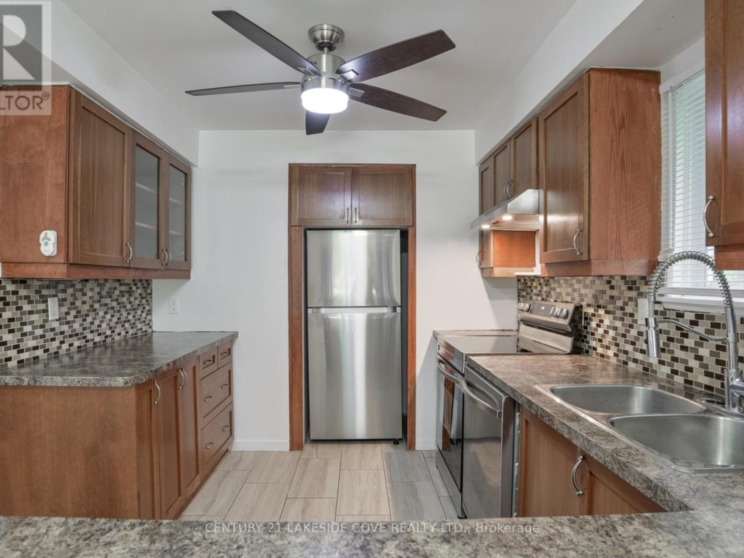 UNIT 5 - 4 PARADISE BOULEVARD, 