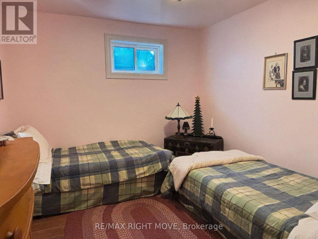 1185 WOODLAND DRIVE, 