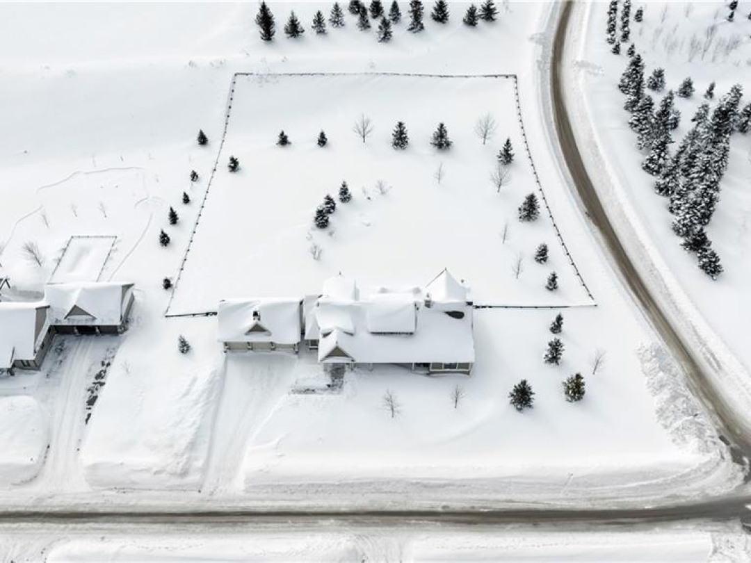 12 Thoroughbred Drive, Oro-Medonte