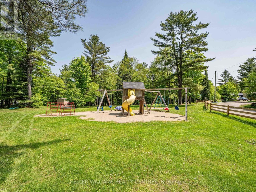 #38 Lakeridge 1047 Bonnie Lake Camp Road, Bracebridge (Macaulay)