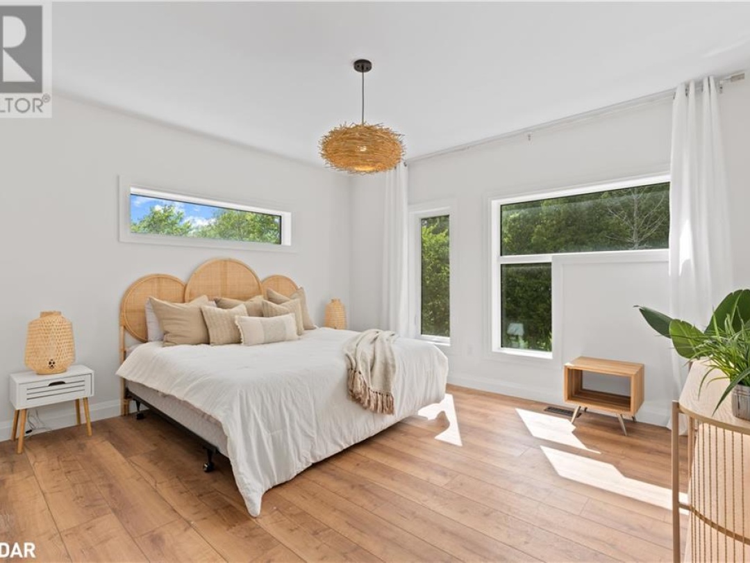 31 HEMLOCK Avenue, 