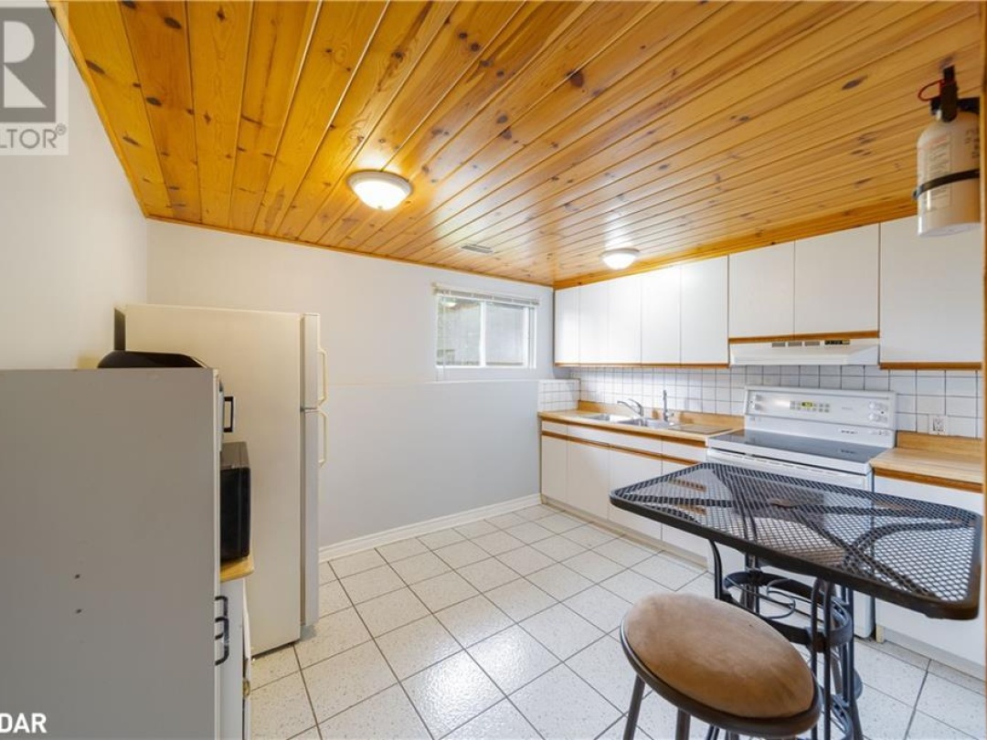1936 Peninsula Point Road, Sparrow Lake
