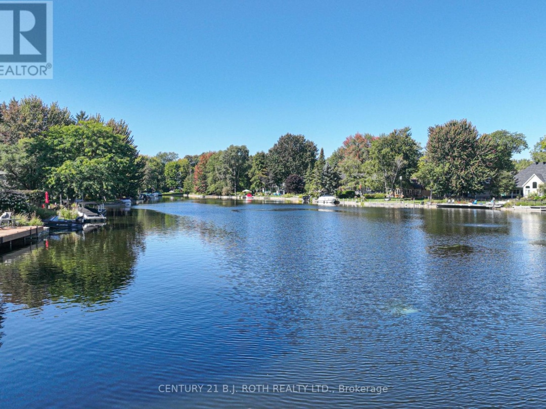 60 Simcoe Road, Lake Simcoe
