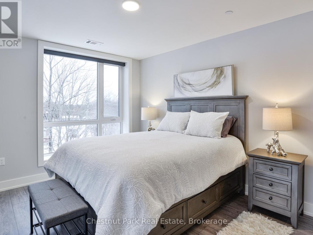 404 - 18 CAMPUS TRAIL, 