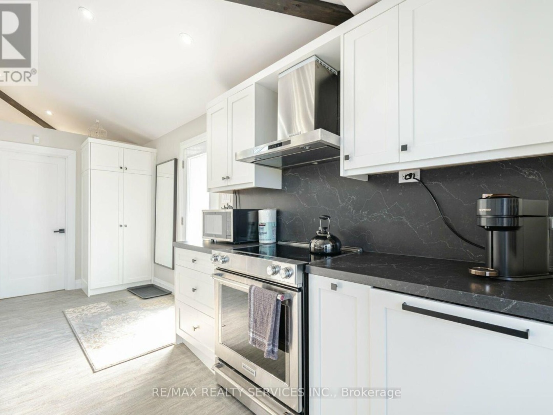 28 ELDONIA ROAD, Canal Lake