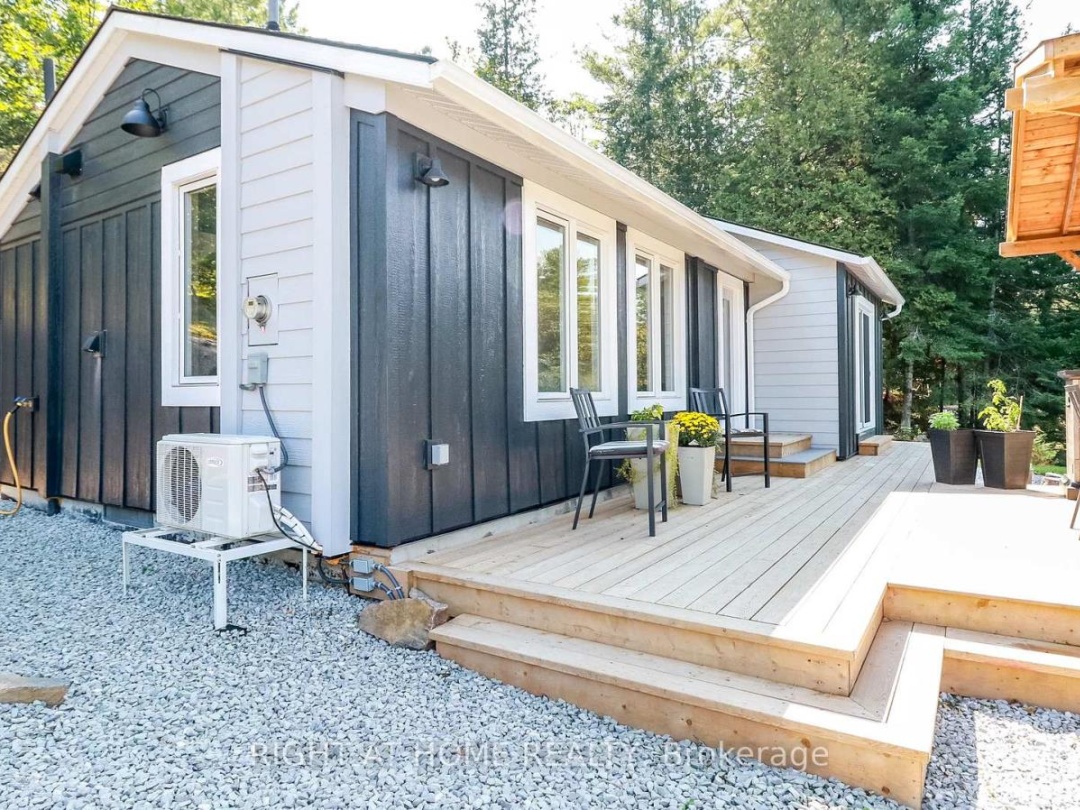 8150 Laidlaw Avenue, Severn Lake