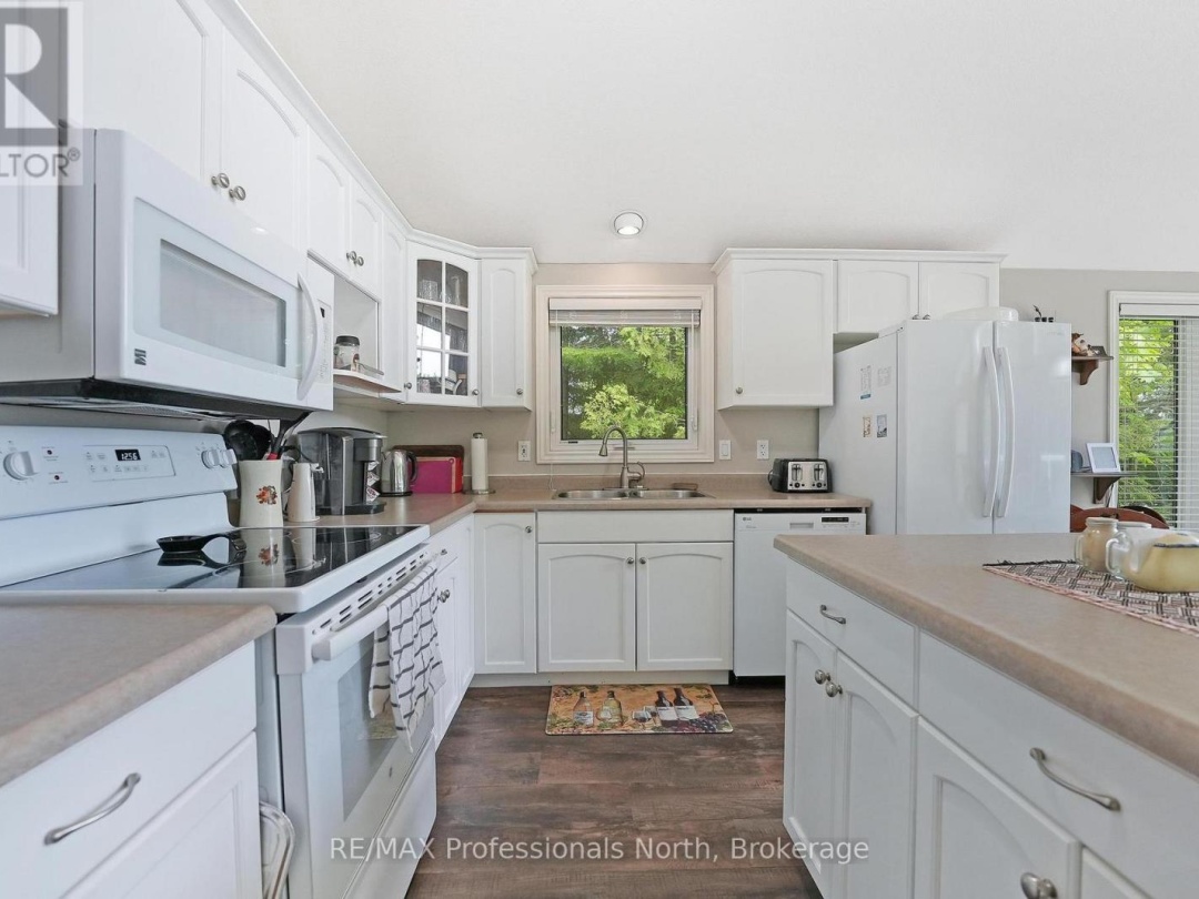 1093 Comak Crescent, St Nora Lake
