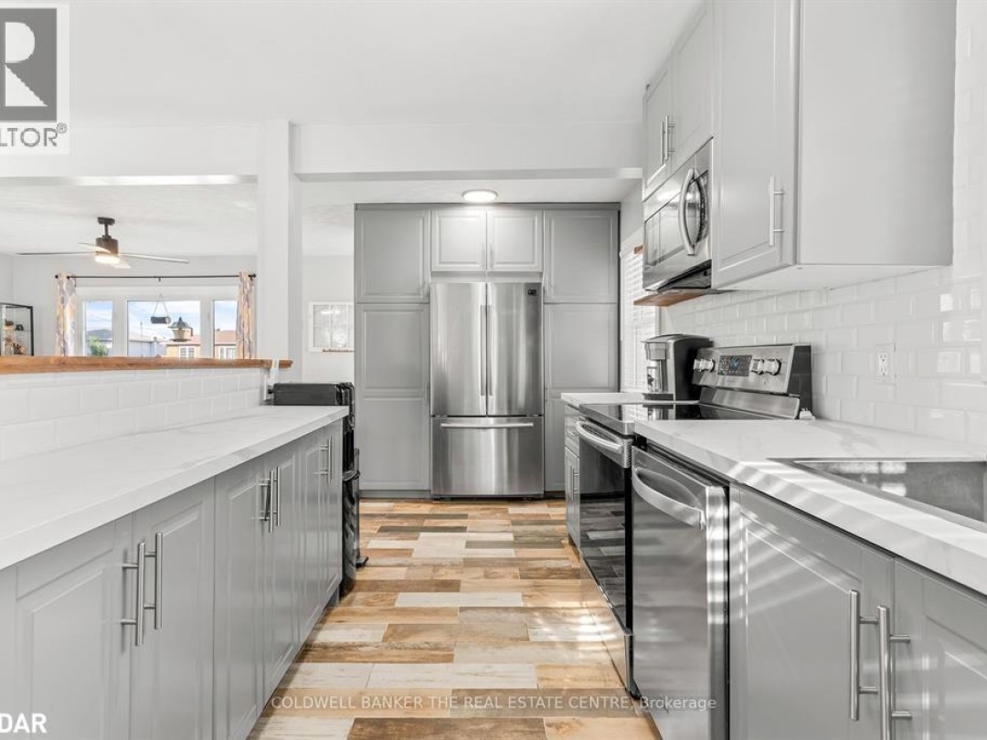 7 LEACH Street, 