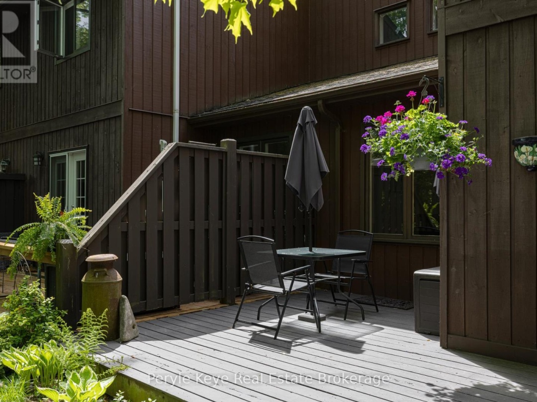 2 63 Southbank Drive, Lake Muskoka