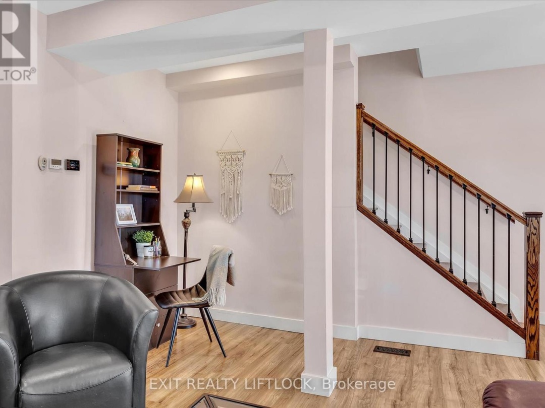64 Front Street E, Pigeon Lake