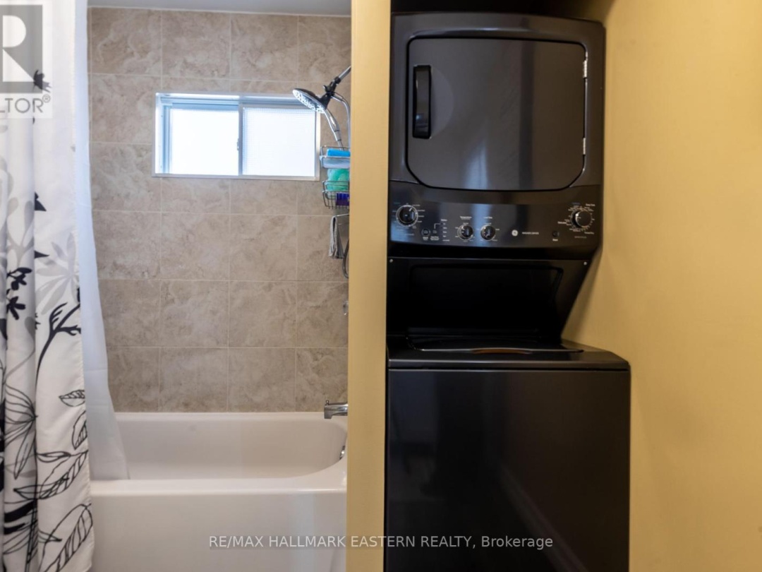 4 Hollyville Boulevard, Sturgeon Lake