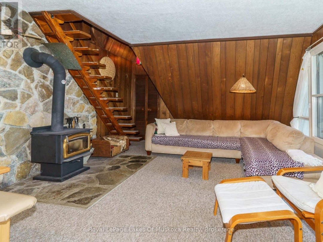 1363 West Oxbow Lake Road, Oxbow Lake