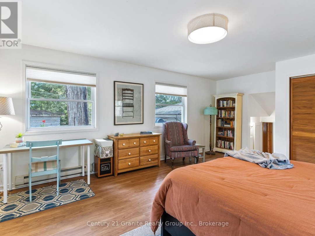 1027 Heney Trail, Big Hawk Lake