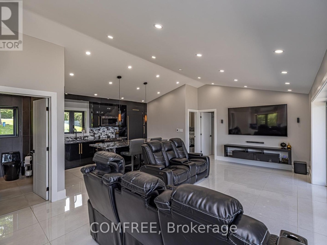 901 WOODLAND DRIVE, 