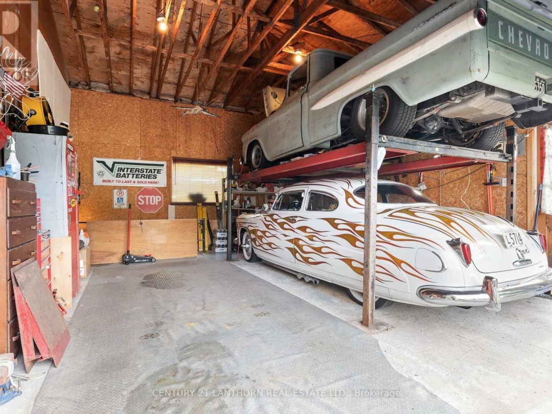 456 OLD SURREY LANE, 